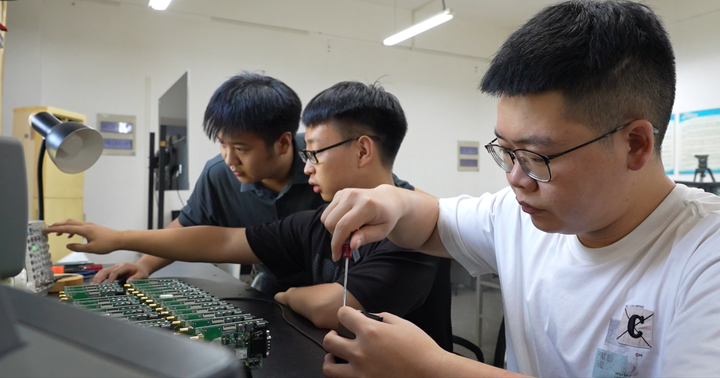 时间精度亿分之一秒！河职学生的这项创新获全国金奖